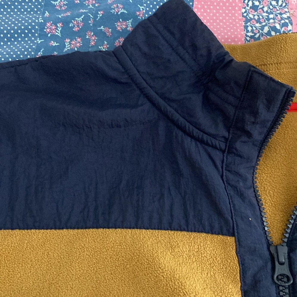 Nike cropped fleece half zip pullover. - Picture 3 of 4